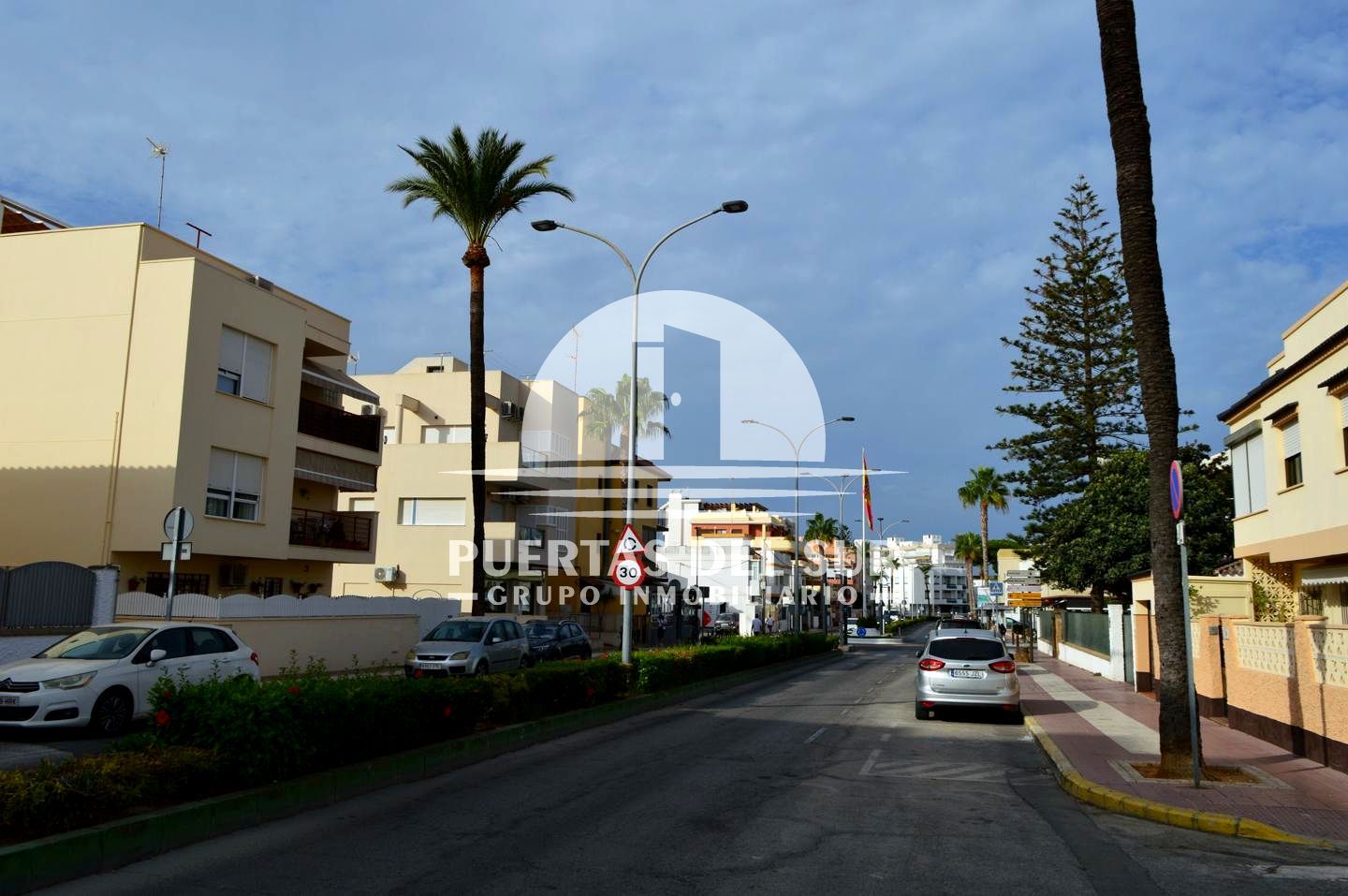 Vista exterior de Planta baja en venta en Rota
