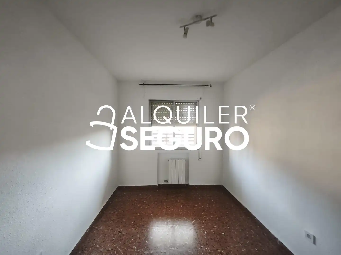 Bedroom of Flat for rent in Zaragoza  with Heating, Terrace and Storage room