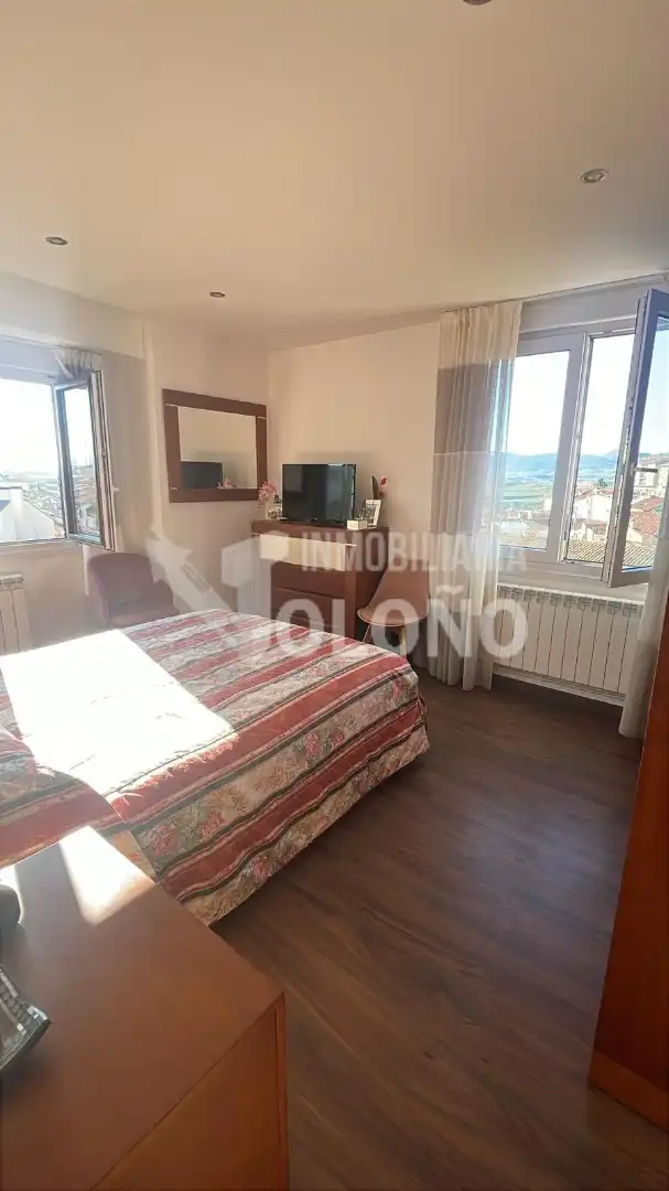 Piso con ascensor en venta en Calle Hermanos Sánchez del Río 11, imagen 16