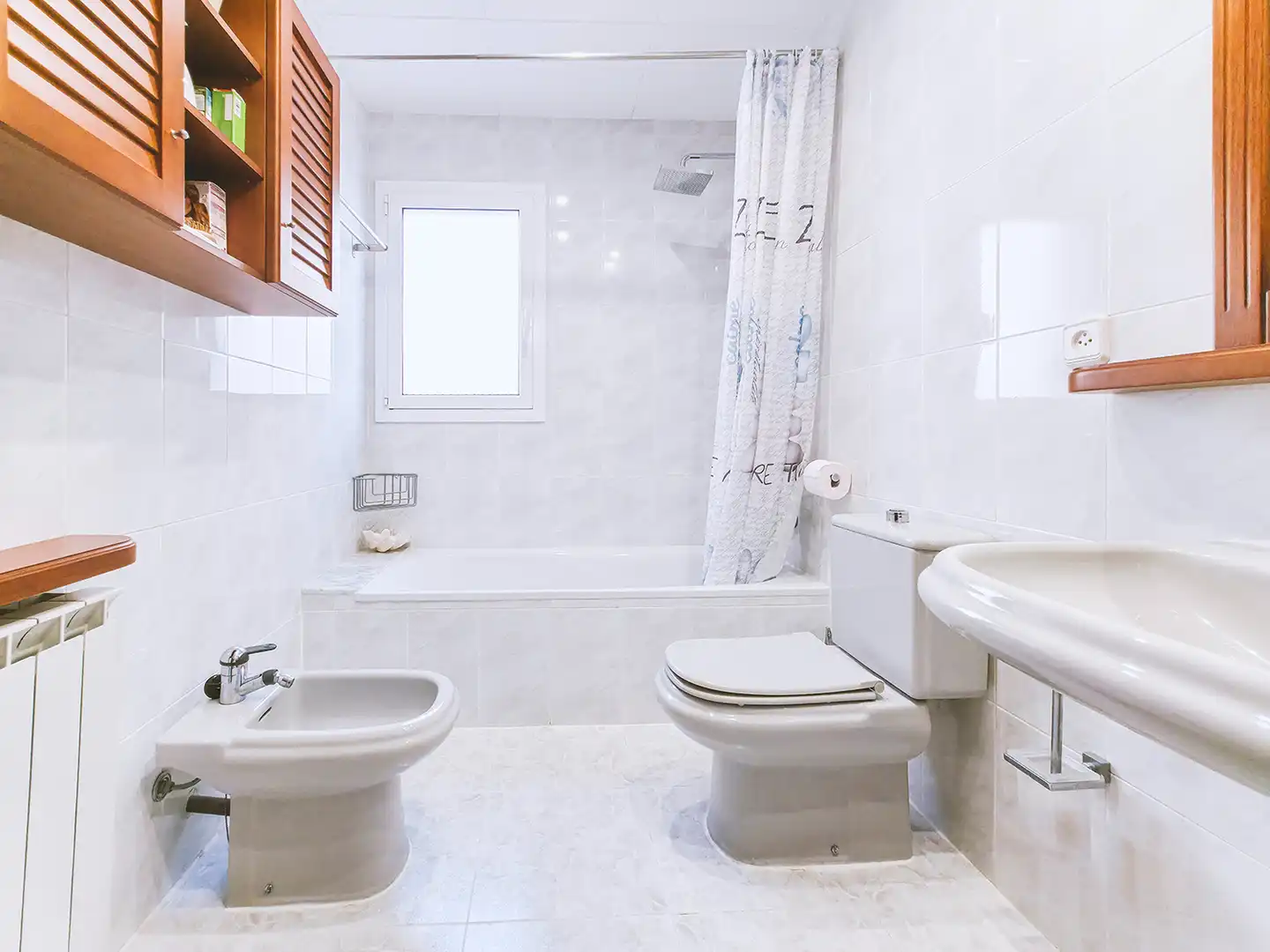Badezimmer von Haus oder Chalet zum Verkauf in Sant Cebrià de Vallalta mit Heizung, Privatgarten und Terrasse