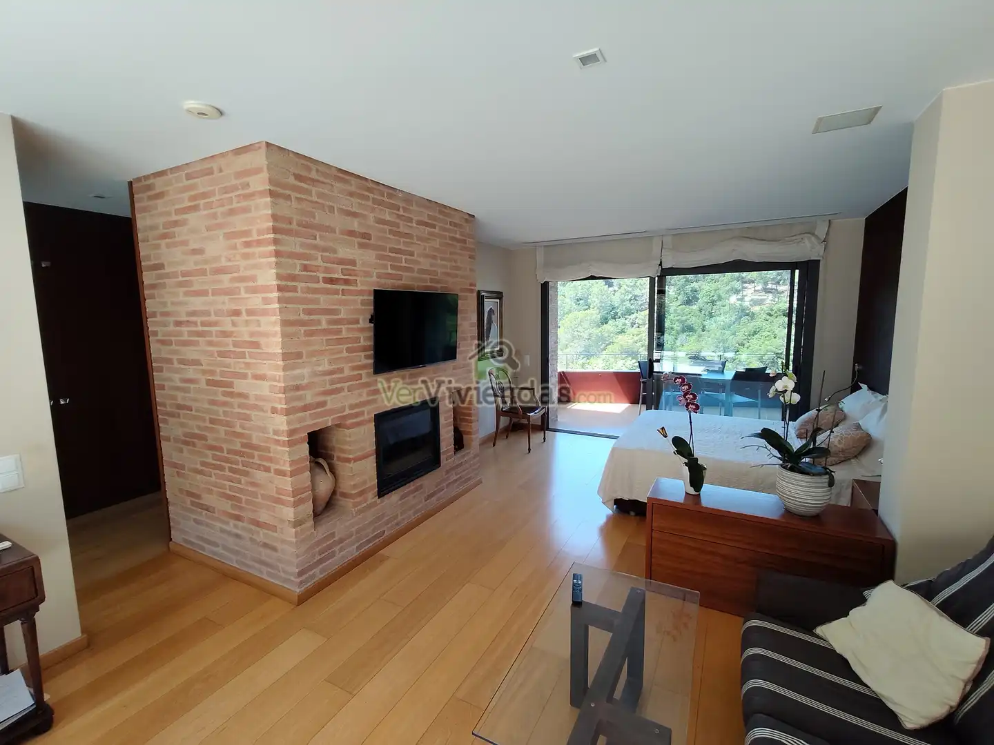 Sala d'estar de Casa o xalet en venda en Sant Cugat del Vallès amb Aire condicionat, Calefacció i Jardí privat