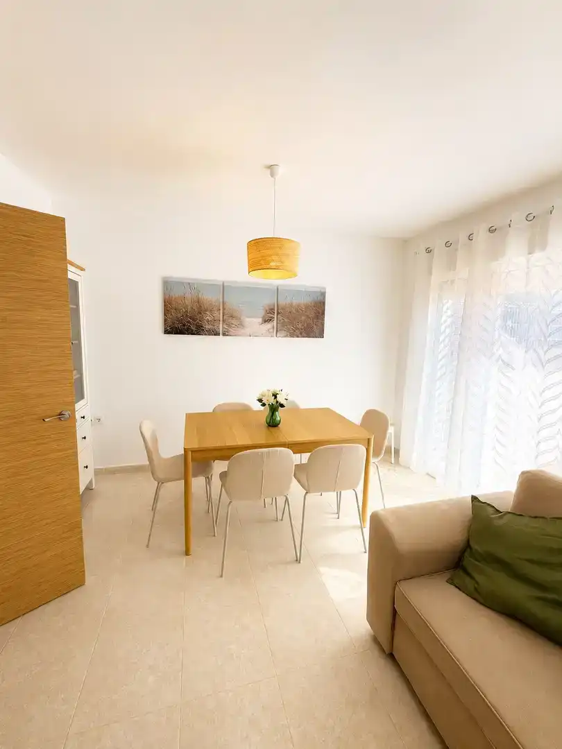 Esszimmer von Einfamilien-Reihenhaus zur Miete in Almazora / Almassora mit Klimaanlage und Möbliert