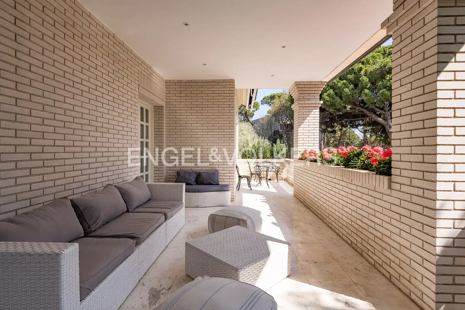 Terrassa de Casa o xalet en venda en Castelldefels amb Aire condicionat, Calefacció i Jardí privat