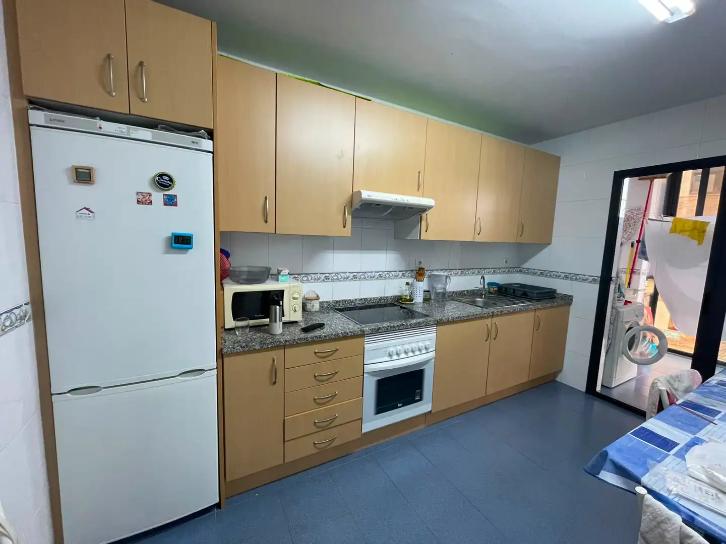 Cuina de Pis de lloguer en Avilés amb Calefacció, Parquet i Moblat