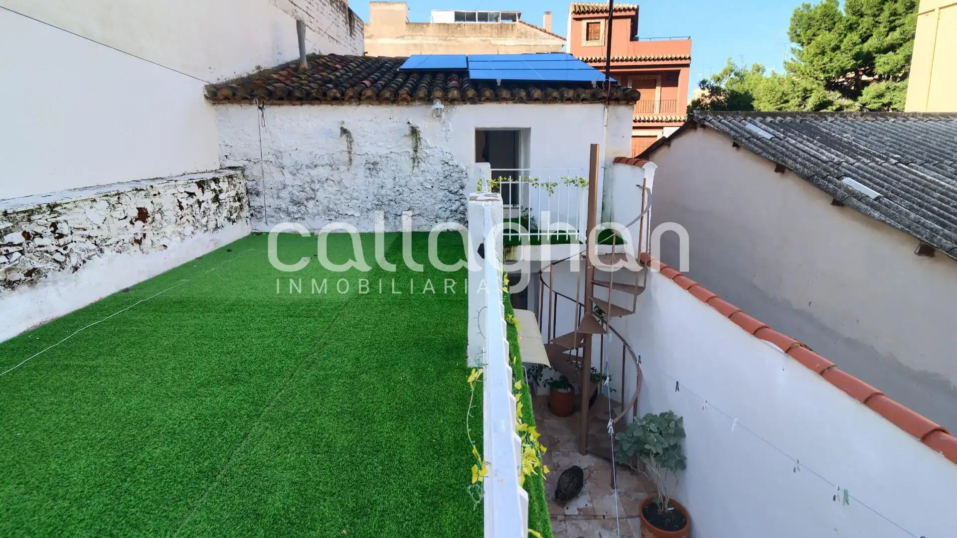Vista exterior de Casa adosada en venda en Náquera amb Aire condicionat, Jardí privat i Terrassa