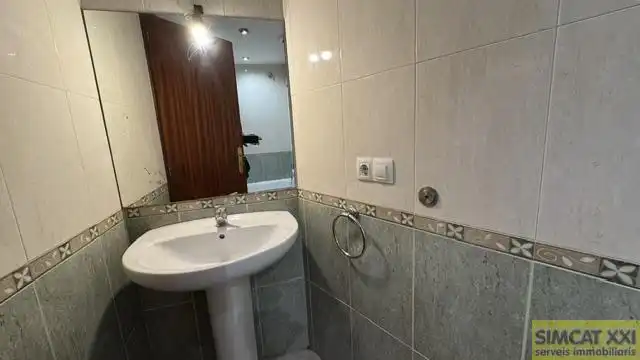 Baño de Piso en venta en Figueres con Aire acondicionado, Calefacción y Trastero