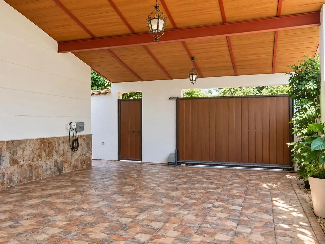 Terrassa de Casa adosada en venda en Bormujos amb Aire condicionat, Jardí privat i Terrassa