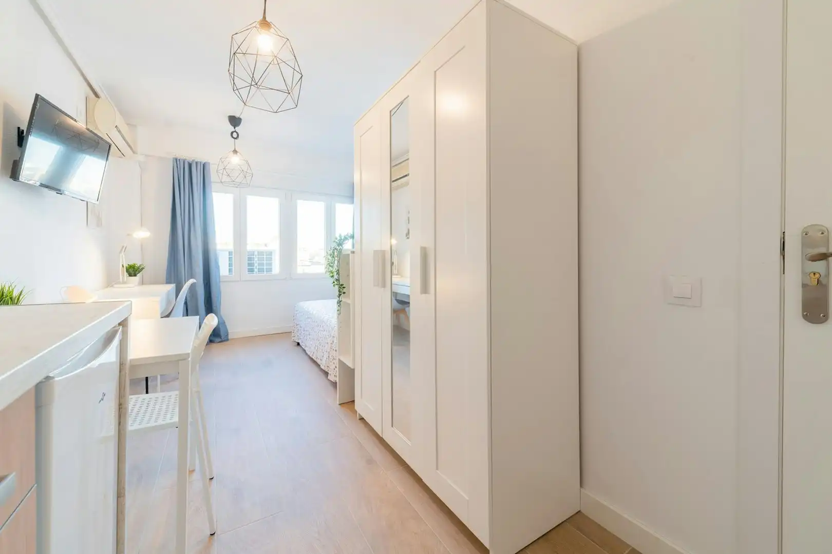 Schlafzimmer von Wohnung zur untervermieten in Valencia mit Möbliert, Waschmaschine und Internet