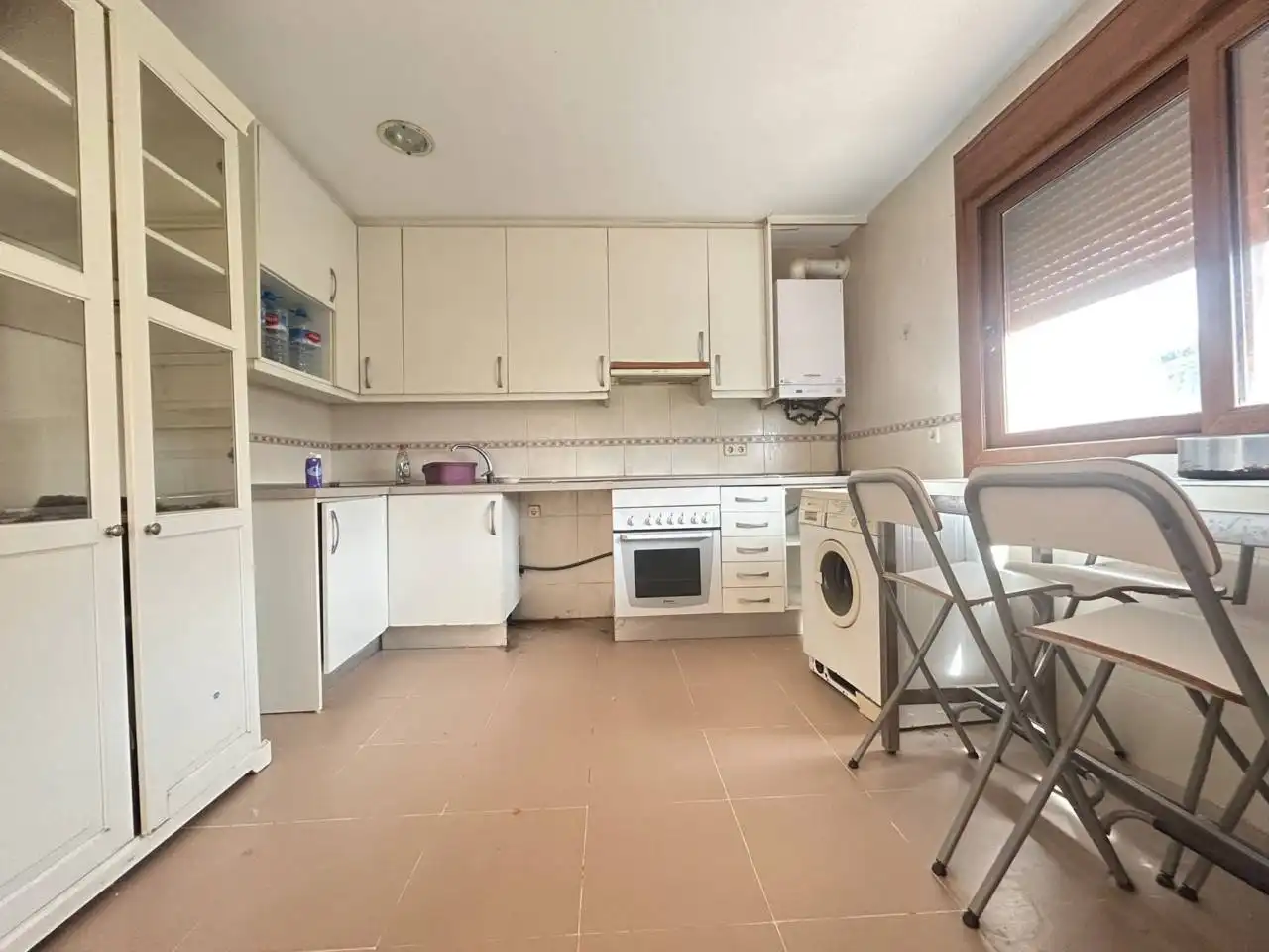Küche von Haus oder Chalet zum Verkauf in Layos mit Heizung, Privatgarten und Terrasse