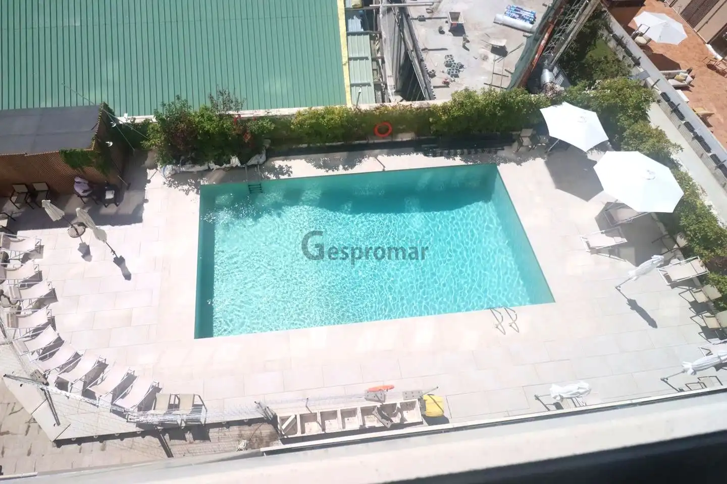 Piscina de Apartament en venda en Madrid amb Aire condicionat, Calefacció i Terrassa
