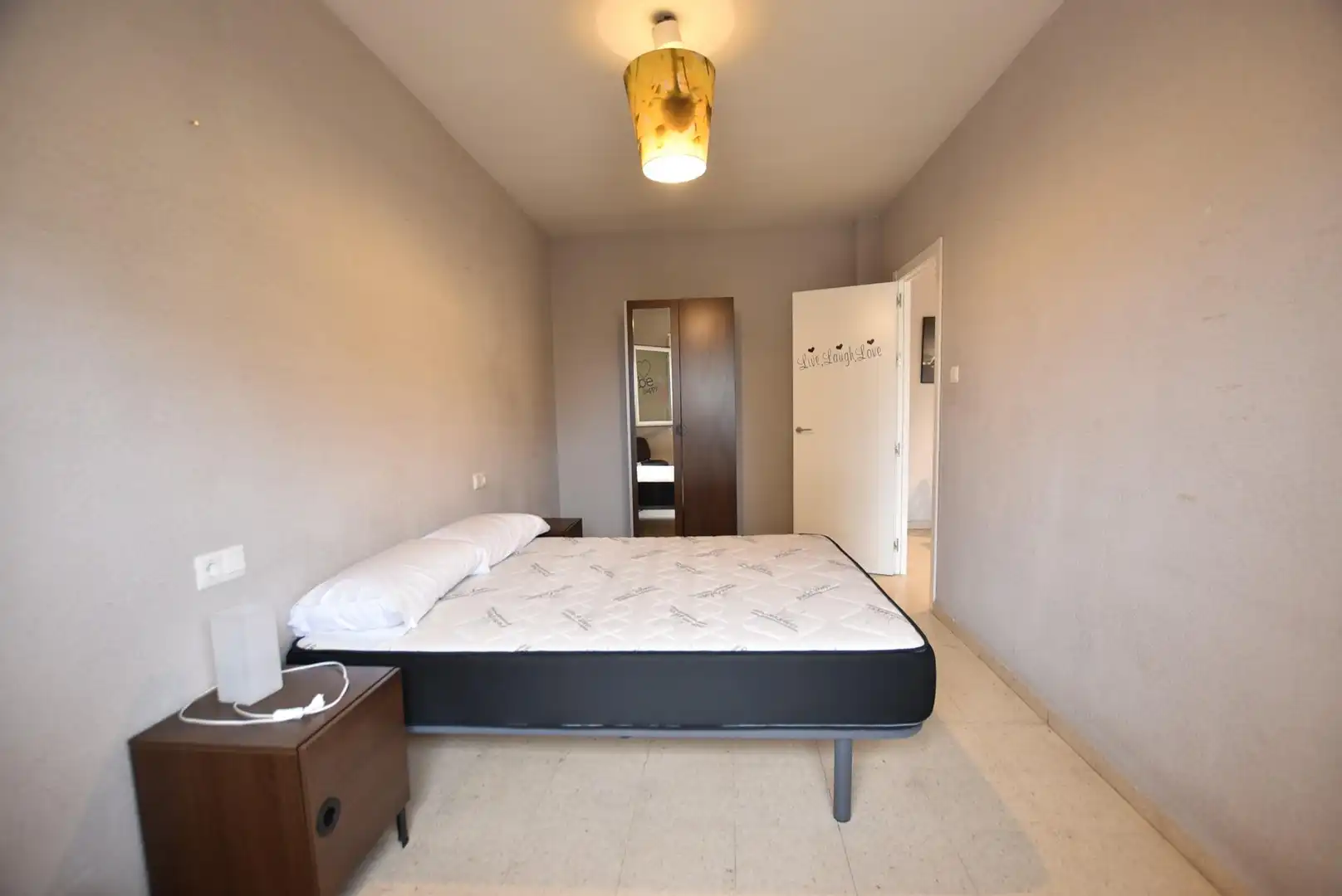 Bedroom of Flat for rent in Granada  with Heating, Furnished and Balcony