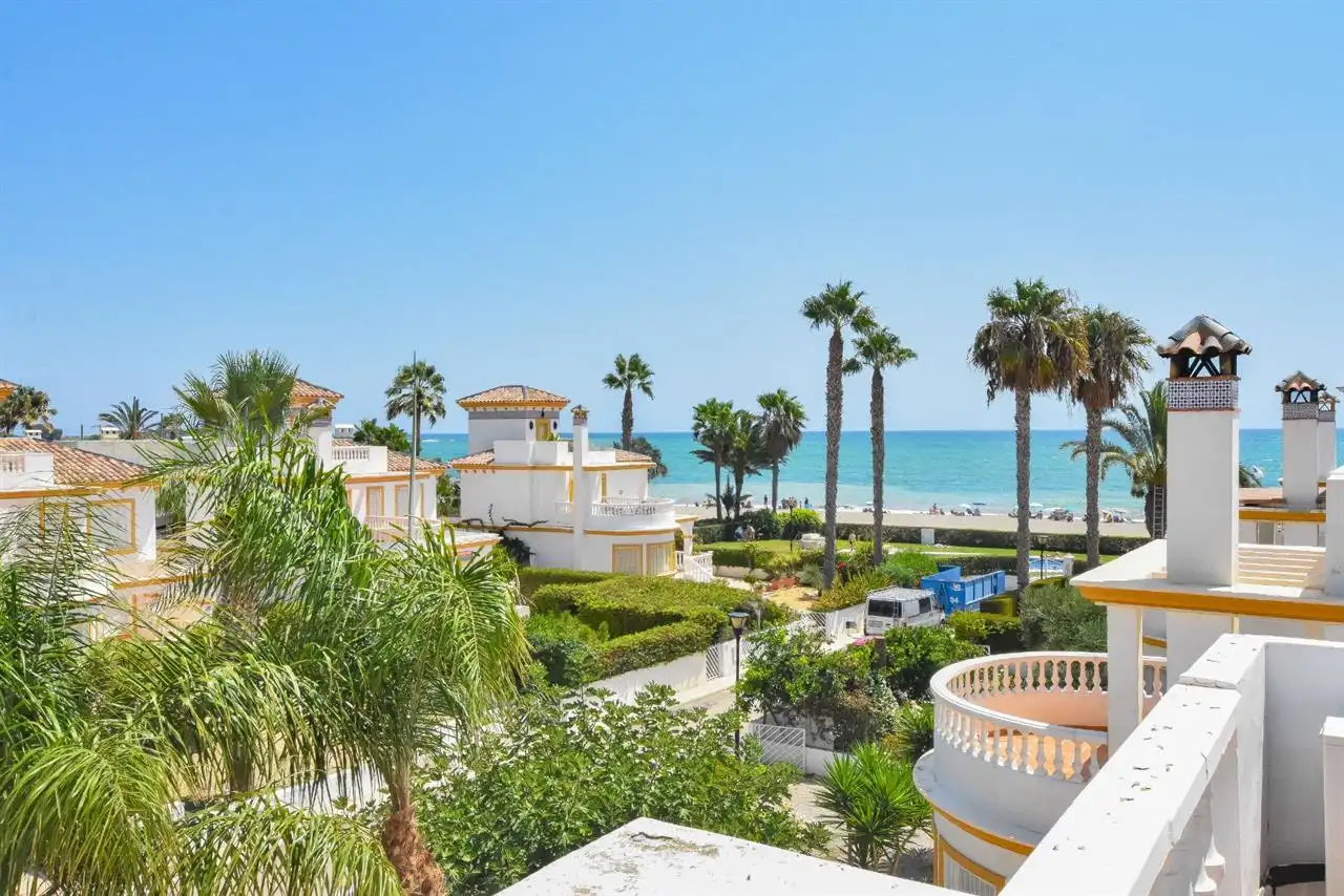 Vista exterior de Apartament en venda en Vera amb Aire condicionat i Piscina