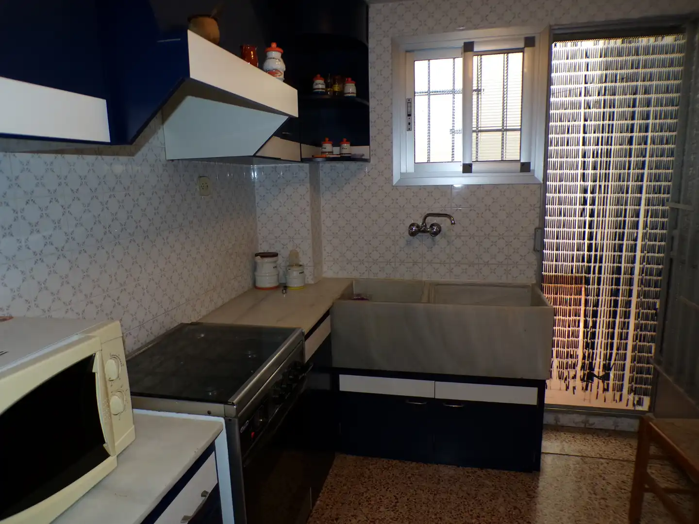 Küche von Wohnung zum Verkauf in Rocafort mit Ofen und Balkon