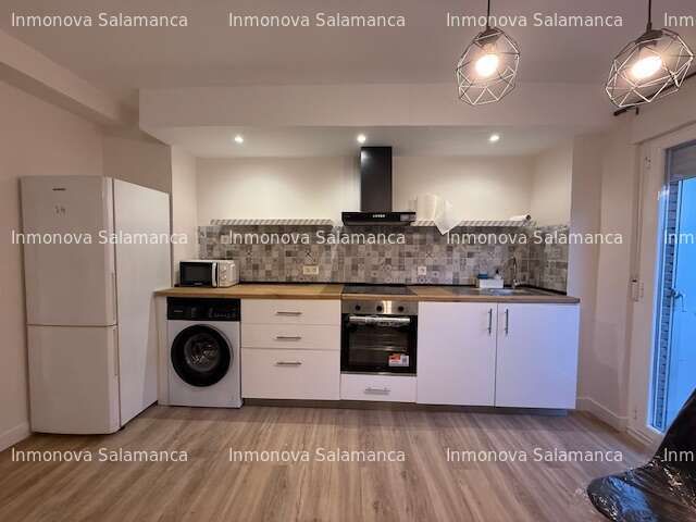 Cocina de Piso de alquiler en Salamanca Capital con Calefacción, Amueblado y Balcón