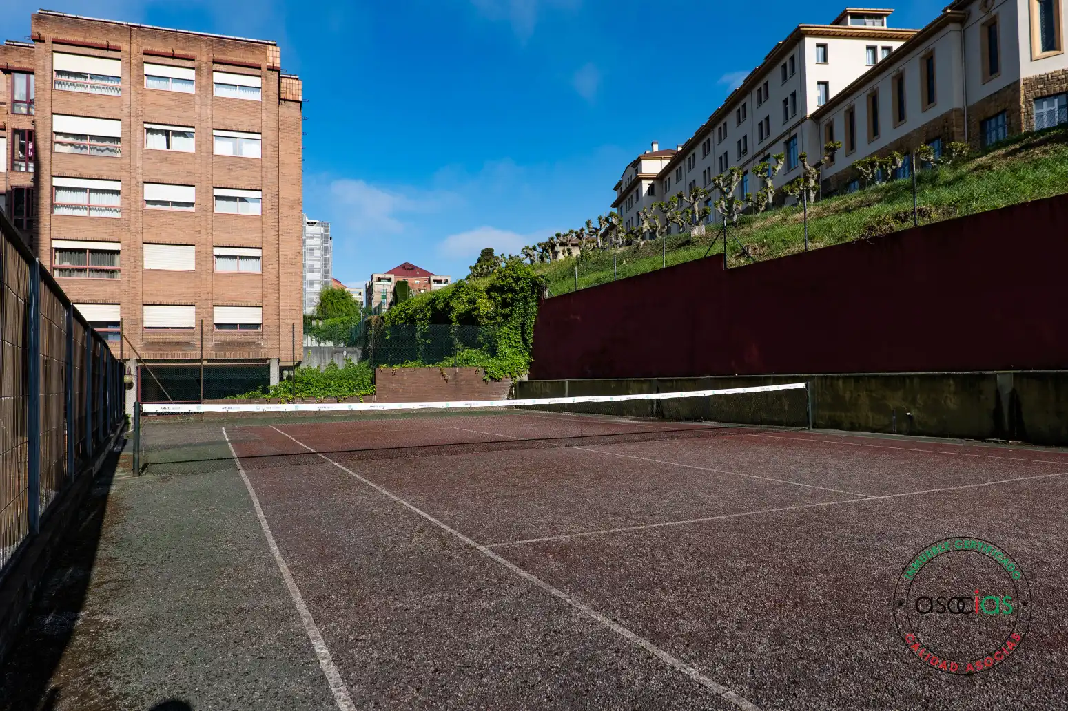Vista exterior de Pis en venda en Oviedo  amb Calefacció, Parquet i Terrassa