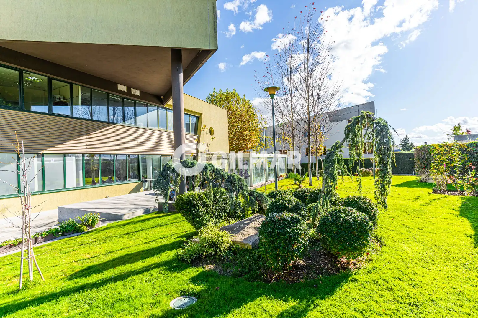 Außenansicht von Büro zum Verkauf in Rozas Centro