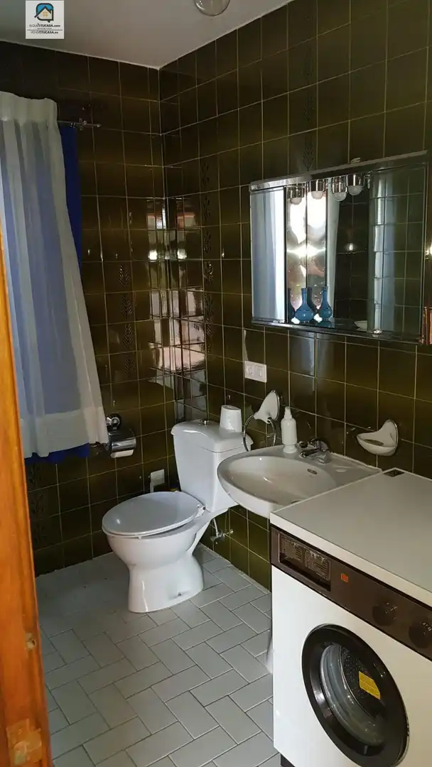 Bany de Casa o xalet en venda en Palencia amb Jardí privat, Terrassa i Piscina