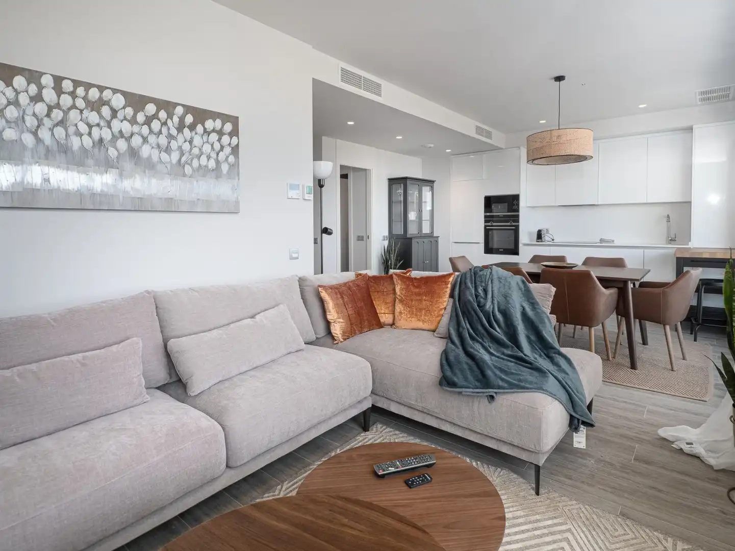 Sala de estar de Ático de alquiler en Estepona con Aire acondicionado, Terraza y Trastero