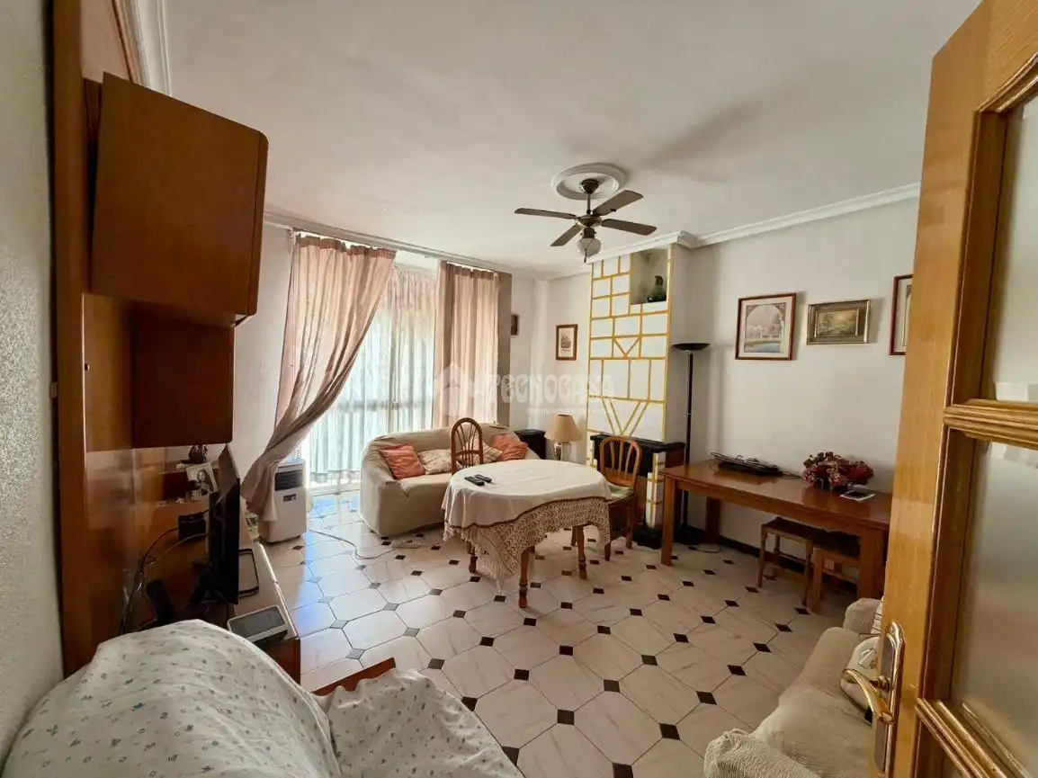 Wohnzimmer von Wohnung zum Verkauf in Úbeda mit Klimaanlage, Heizung und Balkon