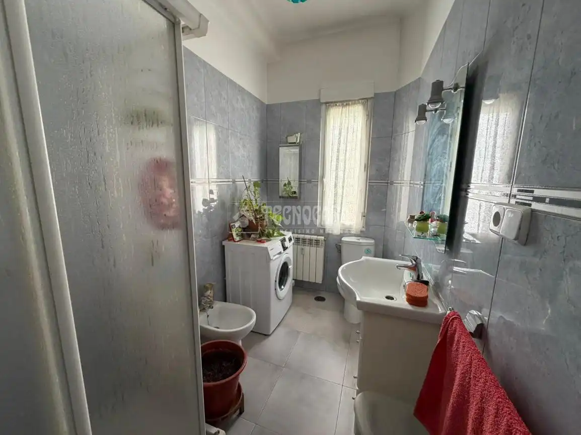Baño de Piso en venta en Madrid con Calefacción y Terraza