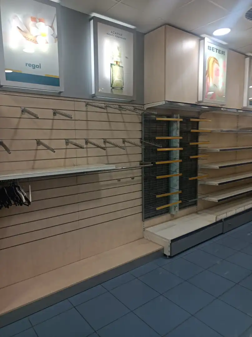 Geschaftsraum zur Miete in Santa Coloma de Gramenet mit Klimaanlage und Alarm