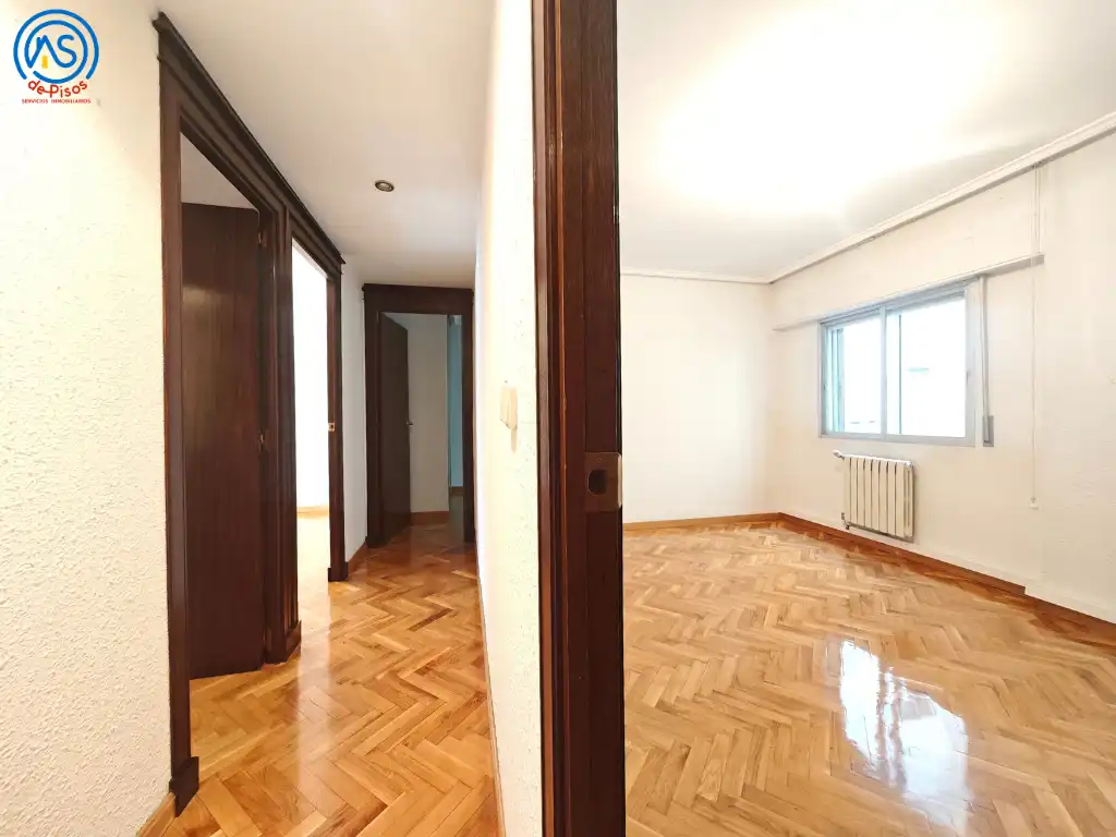 Habitación de Piso en venta en Zaragoza con Calefacción, Parquet y Horno