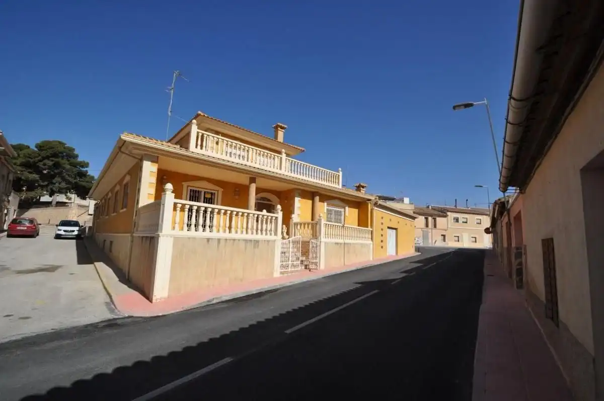 Casa en venda a Algueña