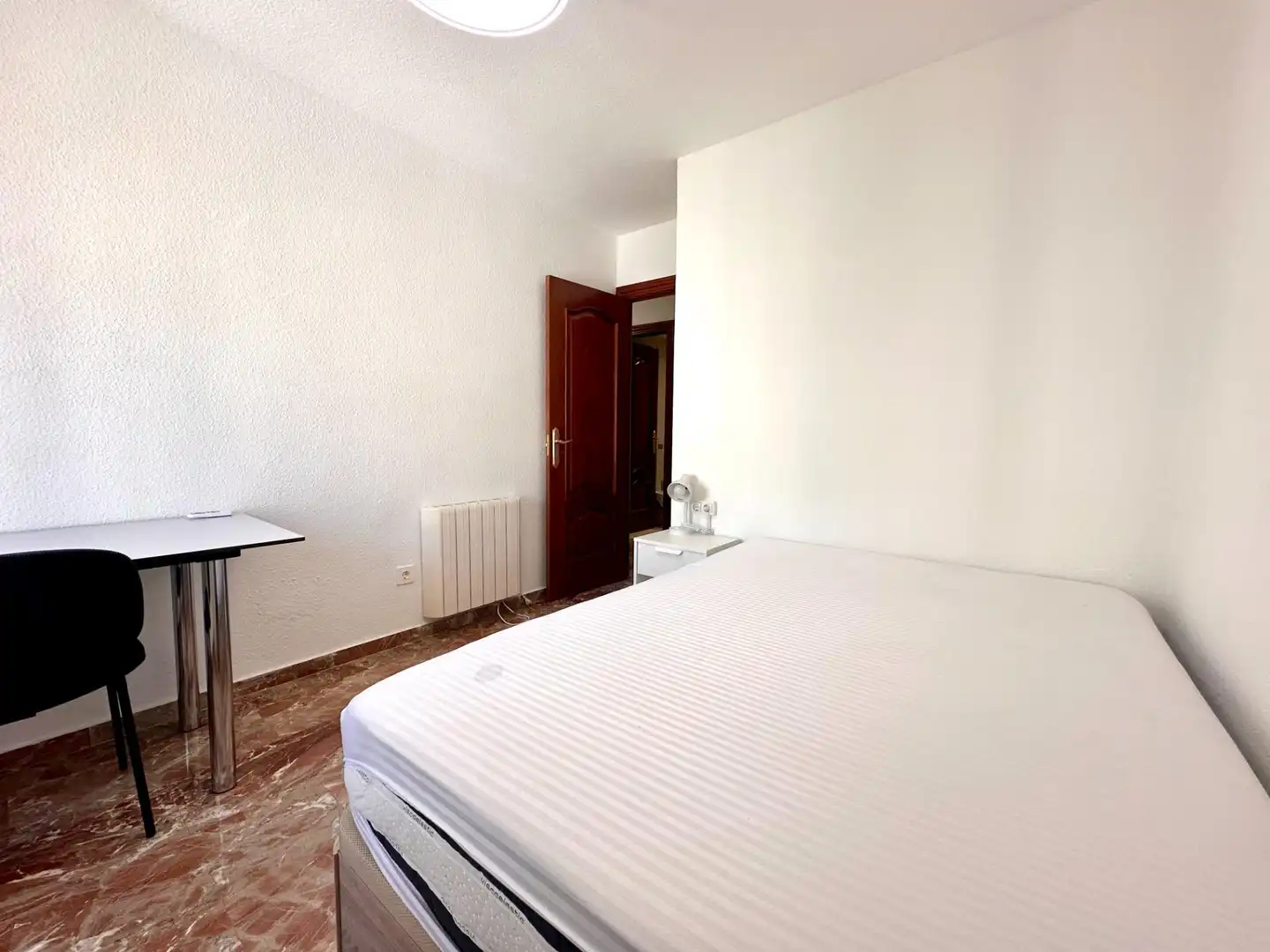Bedroom of Flat for rent in Granada  with Air Conditioner, Heating and Terrace