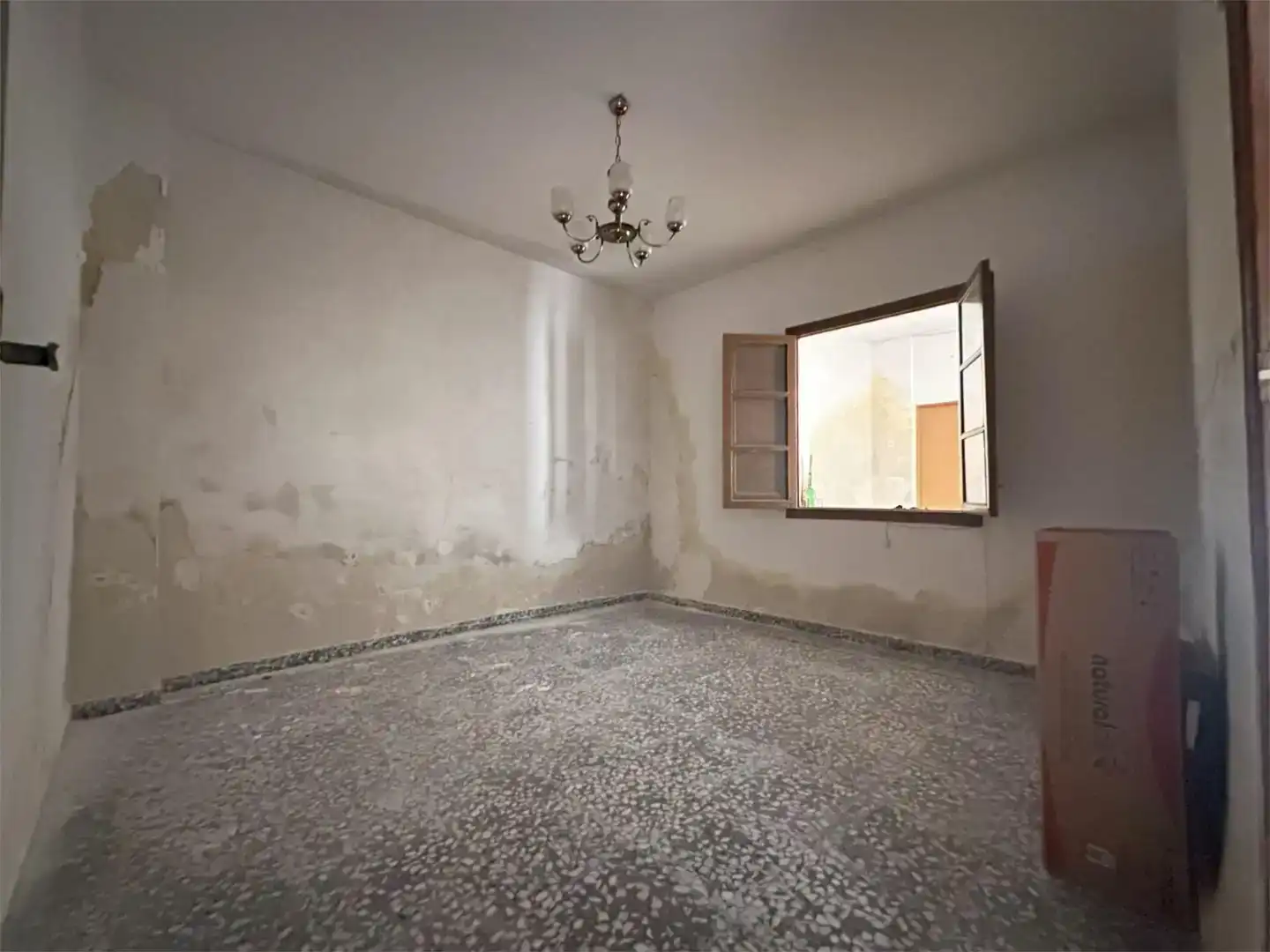 Sala d'estar de Casa adosada en venda en Mengíbar amb Balcó