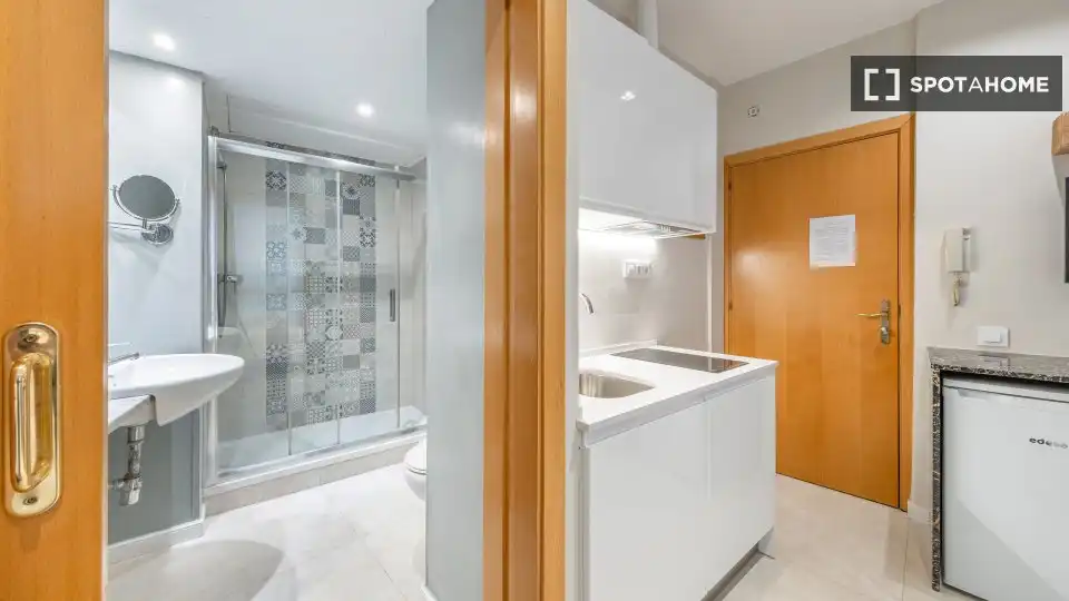 Flat with terrace to rent in Ciutat Vella, imagen 11