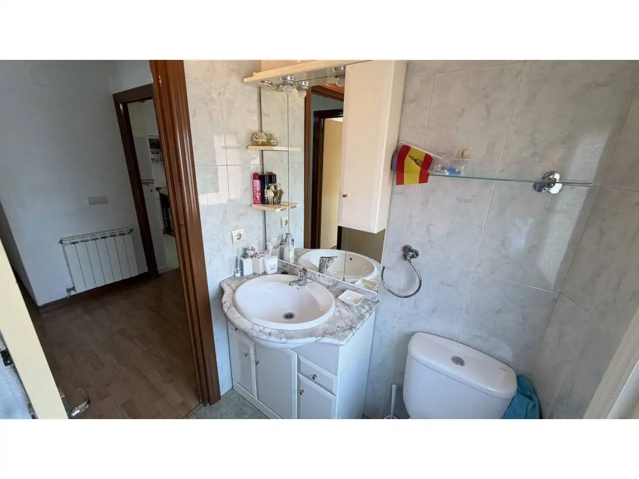 Baño de Piso en venta en Espinosa de los Monteros con Calefacción, Terraza y Amueblado
