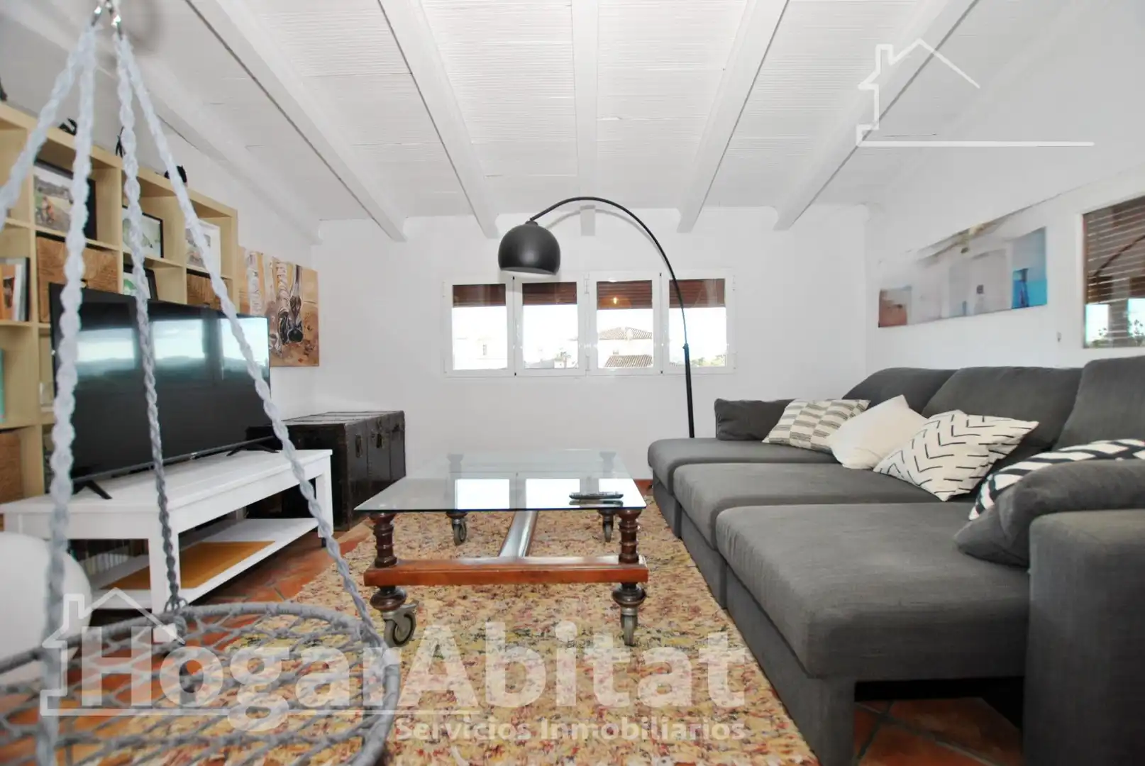 Sala d'estar de Casa o xalet en venda en Oliva amb Aire condicionat, Jardí privat i Terrassa