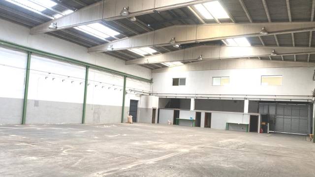 Nave industrial en Alquiler en Carrer Marie Curie en Sant Esteve Sesrovires