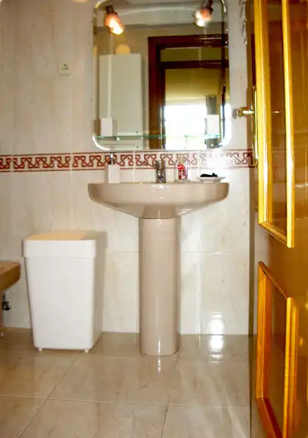 Bathroom of Flat for rent in San Lorenzo de El Escorial  with Heating, Furnished and Washing machine