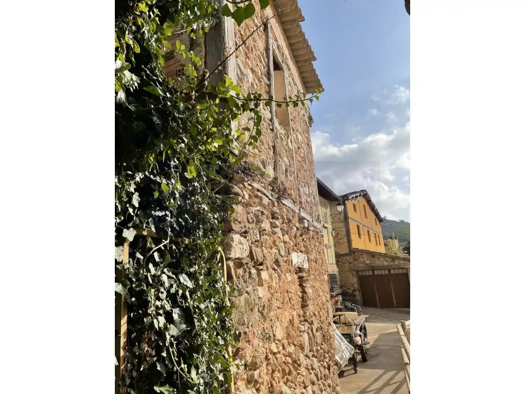 Exterior view of Houses for sale in Tobía