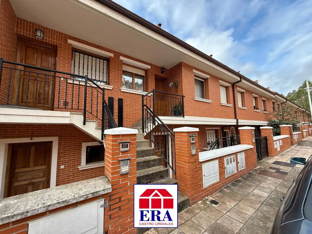 Exterior view of Duplexes for sale in Castro-Urdiales  with Heating, Parquet flooring and Terrace