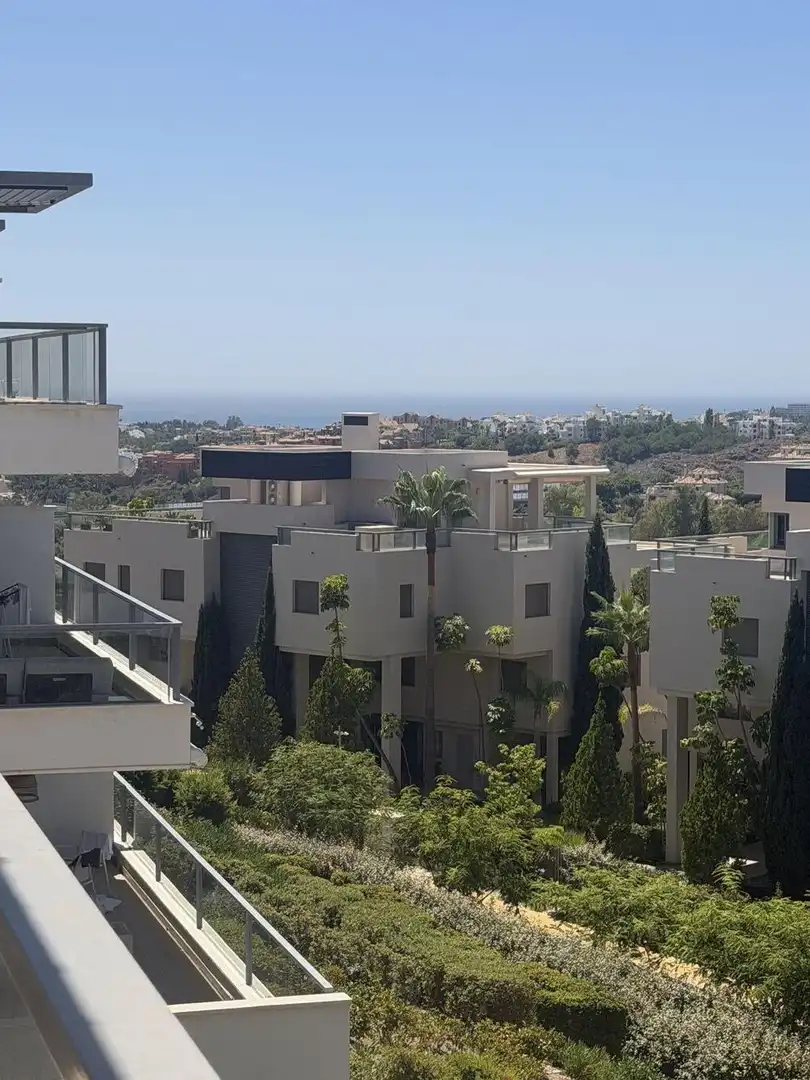 Außenansicht von Dachboden zur Miete in Benahavís mit Klimaanlage, Terrasse und Abstellraum