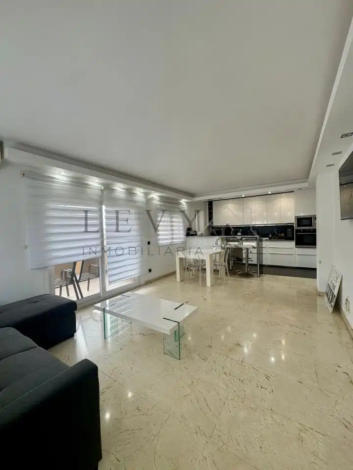 Cocina de Apartamento en venta en Marbella con Aire acondicionado, Calefacción y Terraza
