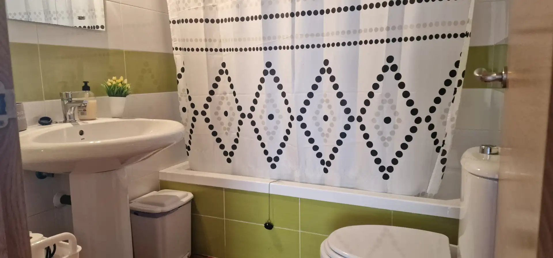 Baño de Piso de alquiler en Islantilla con Terraza y Amueblado