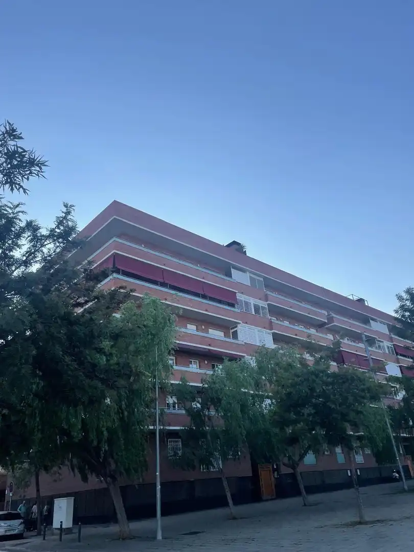 Vista exterior de Piso en venta en Viladecans con Jardín privado y Balcón