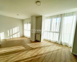 Bedroom of Flat to rent in  Madrid Capital  with Air Conditioner, Heating and Storage room