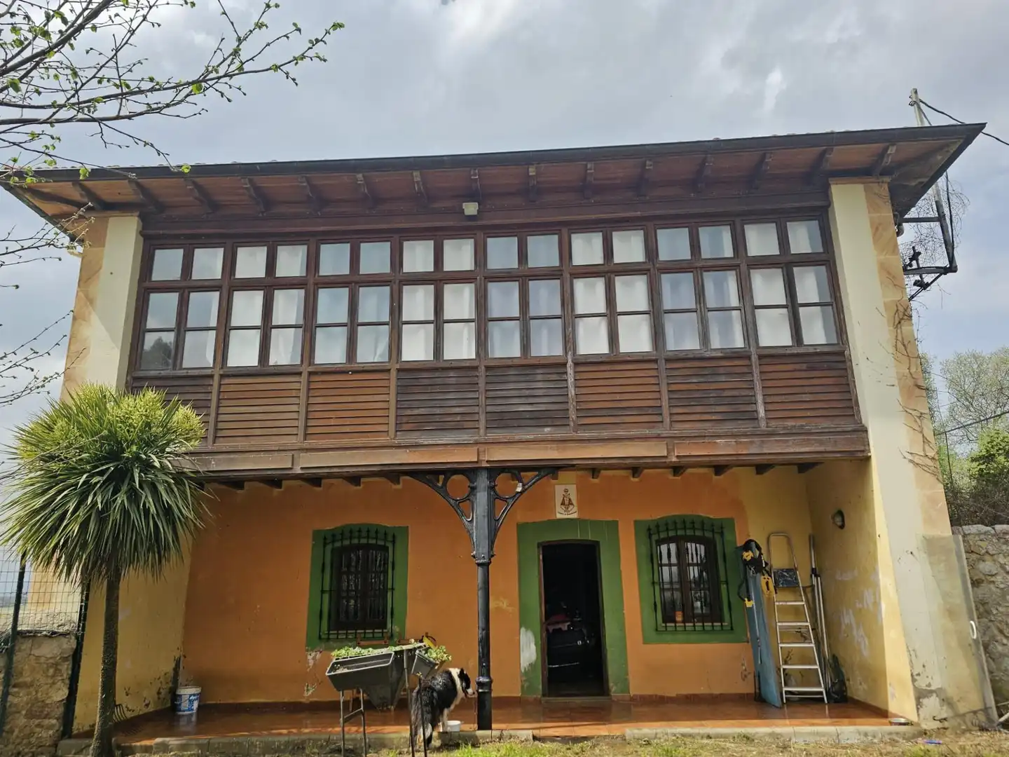 Vista exterior de Casa o xalet en venda en Ribadesella amb Calefacció, Jardí privat i Traster