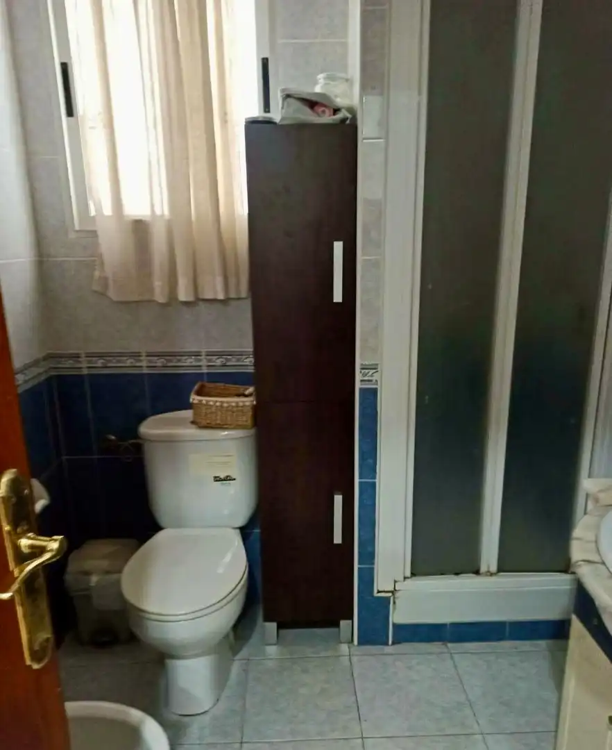 Bathroom of Flat for sale in Castellón de la Plana / Castelló de la Plana  with Furnished, Oven and Washing machine