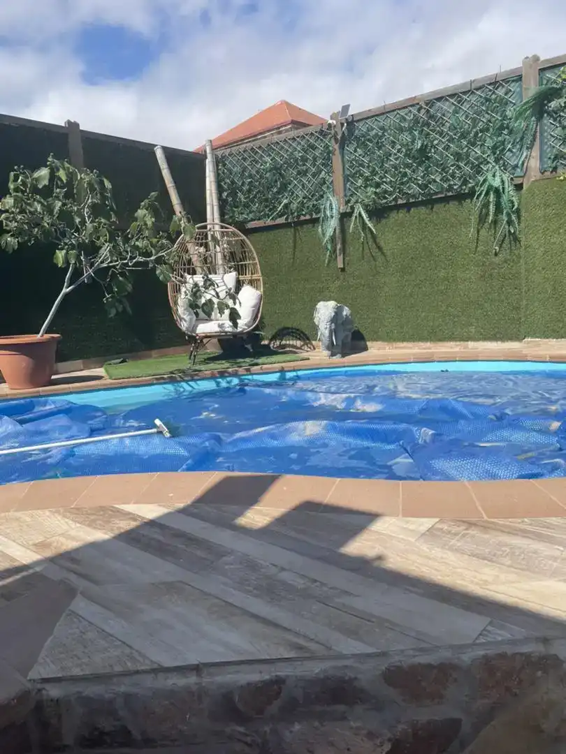 Piscina de Àtic en venda en Melilla amb Aire condicionat, Jardí privat i Parquet