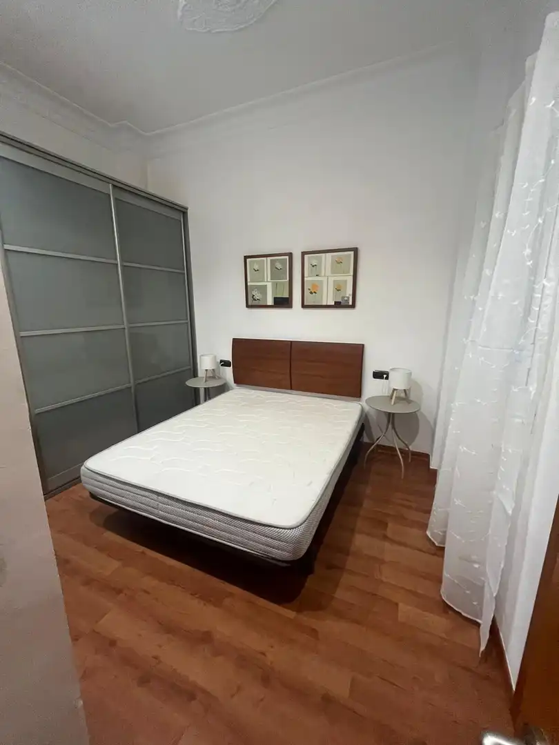 Schlafzimmer von Wohnung zur Miete in Valencia mit Klimaanlage, Heizung und Parkett