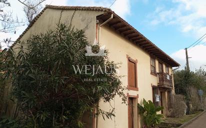 Vista exterior de Casa o xalet en venda en Alfoz de Lloredo amb Calefacció, Jardí privat i Terrassa