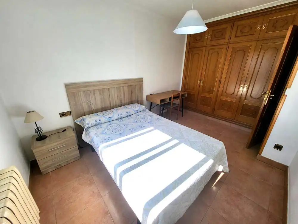 Habitación de Piso en venta en Vigo  con Calefacción, Amueblado y Horno
