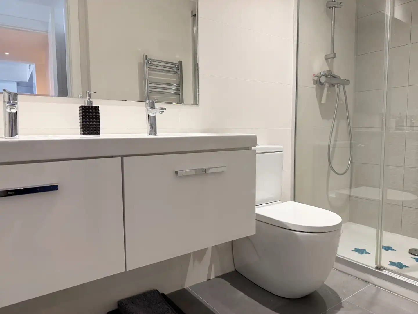Baño de Piso en venta en Badalona con Balcón y Piscina comunitaria