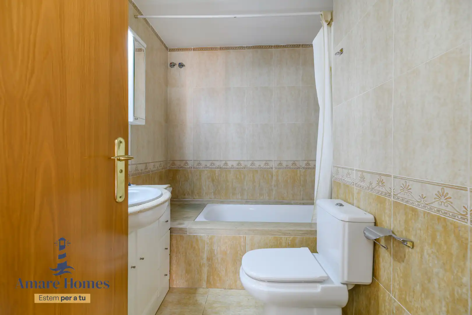Bathroom of Flat for sale in Gavà  with Air Conditioner, Heating and Terrace