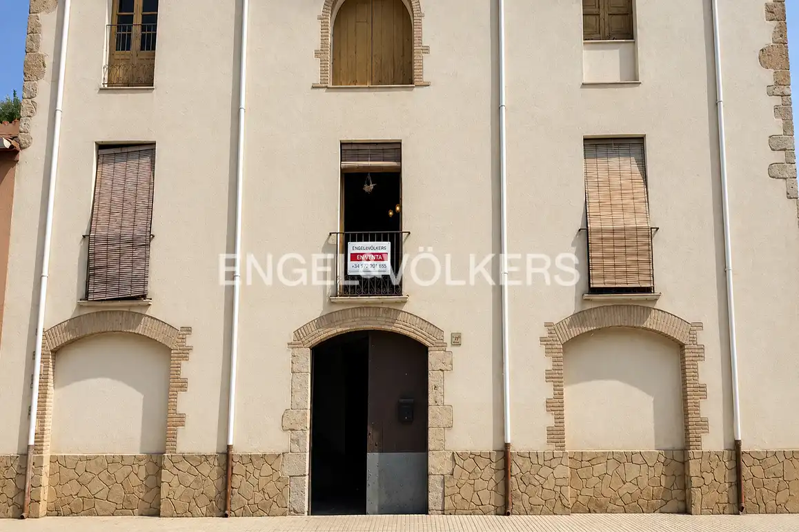 Vista exterior de Casa adosada en venta en Pont de Molins